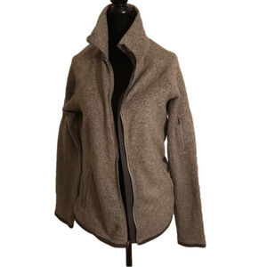 Eastern Mountain Sports Women’s Fleece, Size Medium.